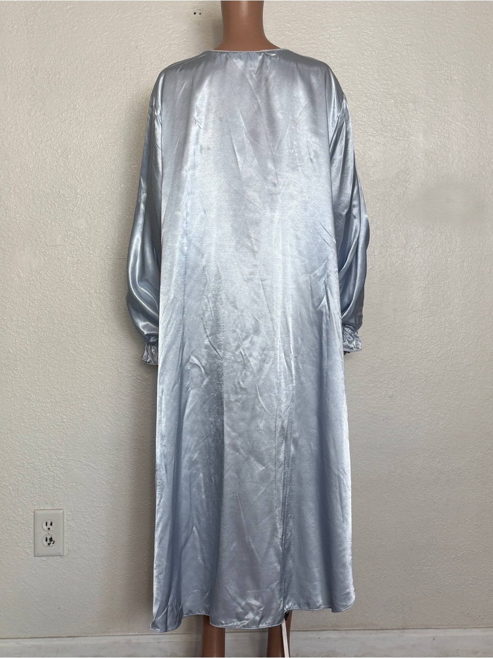 Adonna Woman Vintage Blue Satin Floral Embroidered Long Nightgown 3X - Picture 4 of 9